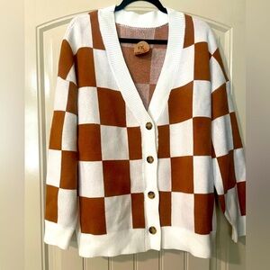 Boutique Checkered Cardigan in Brown and White NWT🫶

PTP 25